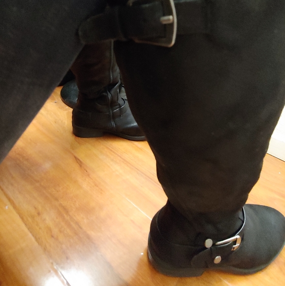 Boots - Picture 4 of 4